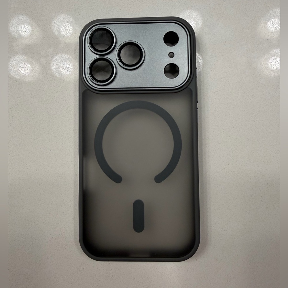 gray iPhone 17 Pro case